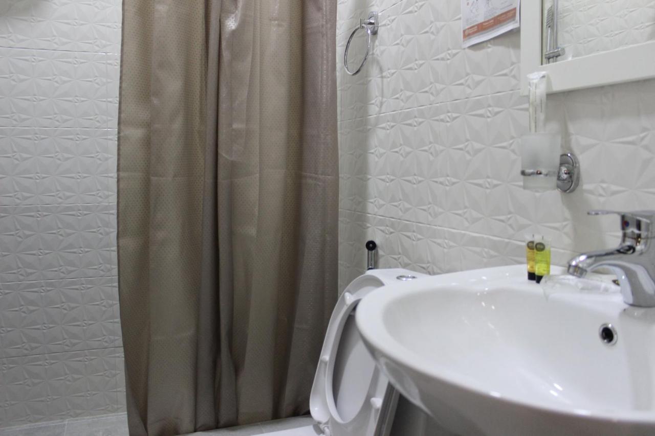 Family Hotel Triston Tbilisi Eksteriør billede